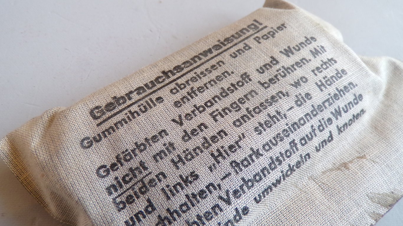 Lot of 3 field dressings