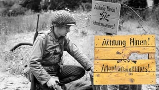 Wooden Sign 'Achtung Minen’