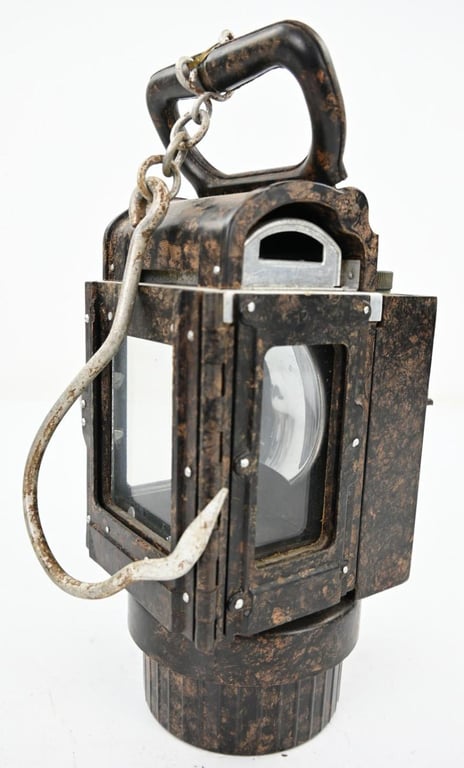 German WH Einheitslatern with Hook