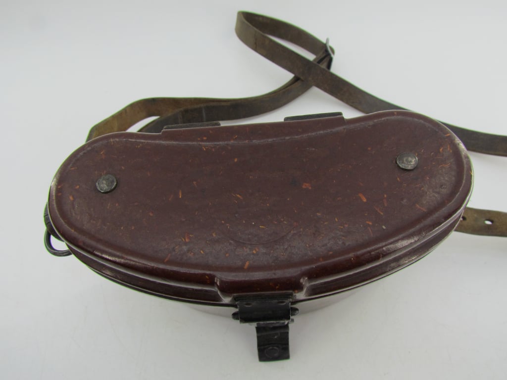 Red-Brown Bakelite 6x30 Dienstglas Case with original carrying strap