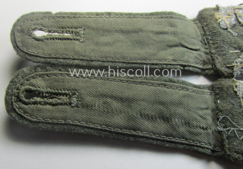 Pair of WH (Heeres), 'M40 o. M43'-pattern EM-type shoulderstraps: 'Soldat u. Offz.-Anwärter u. Mitglied eines Inf.-Rgts.'