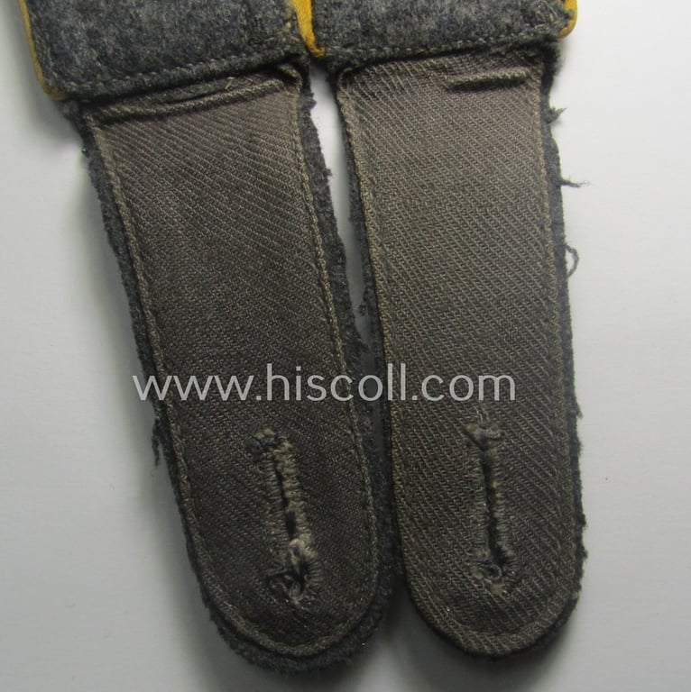 Moderately used- and/or worn, pair of WH (Luftwaffe) NCO-type shoulderstraps as intended for usage by an: 'Unteroffizier der Flieger- o. Fallschirmjäger-Trpn.'