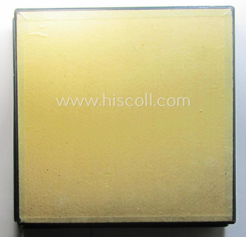 Bright-silver-toned, WH (Heeres): 'Paradefangschnur für Adjutanten' (ie. adjutants'-aiguillette) that comes stored in its period, carton box as issued