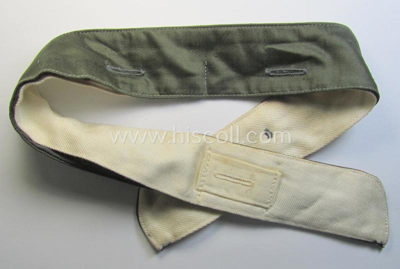 Superb, WH (Heeres o. Waffen-SS) greenish-coloured- and/or 'standard-issue'-pattern so-called: 'Kragenbinde' (or: uniform inner-collar) being a regular-issued and/or maker-marked example that comes in a hardly used- ie. worn-, condition