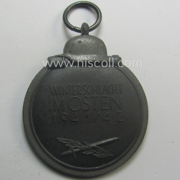 Medal-set: 'Winterschlacht im Osten 1941-42' being a typical non-maker-marked specimen that comes in a hardly used (ie. almost mint-), condition