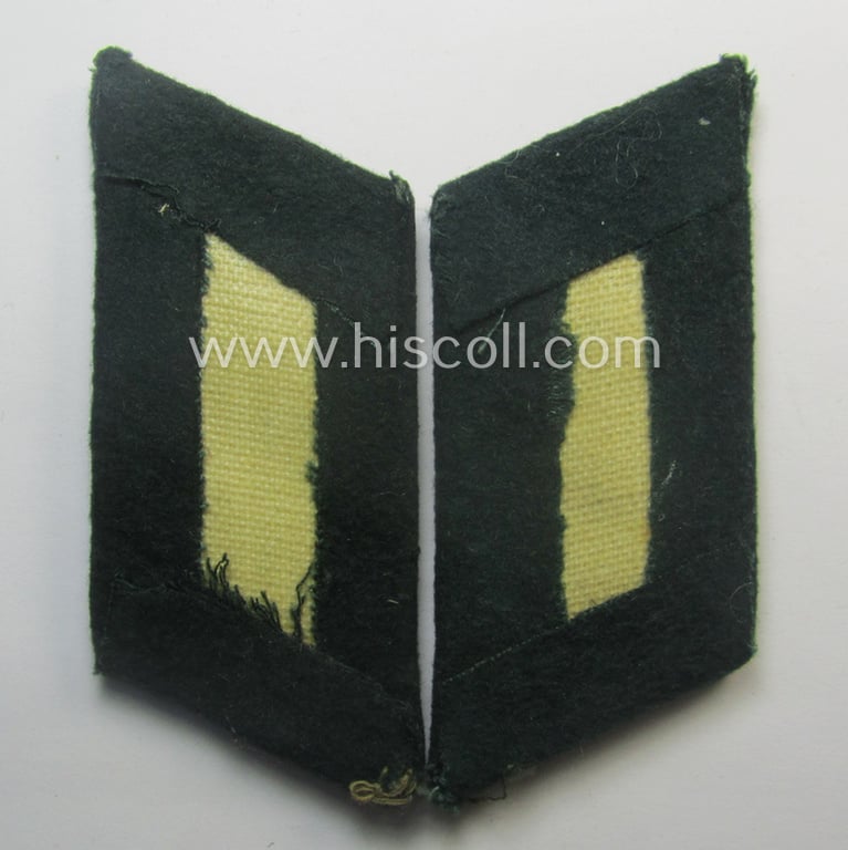 Truly used- and/or worn pair of WH (Heeres) officers'-type collar-tabs: 'Offizier der Kavallerie o. Aufkl.-Trpn.'