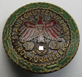 Attractive - and unusally seen! - multi-coloured enamelled,...
