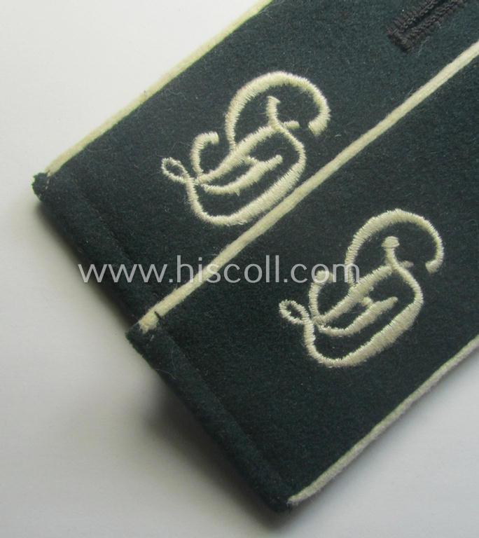 Minimally used- and/or worn - and fully matching and rarely encountered! - pair of WH (Heeres), early-war-period (ie. 'M36 o. M40'-pattern styled-) EM-type shoulderstraps as intended for a: 'Soldat eines Inf.-Rgts. der “Grossdeutschland”-Div.'