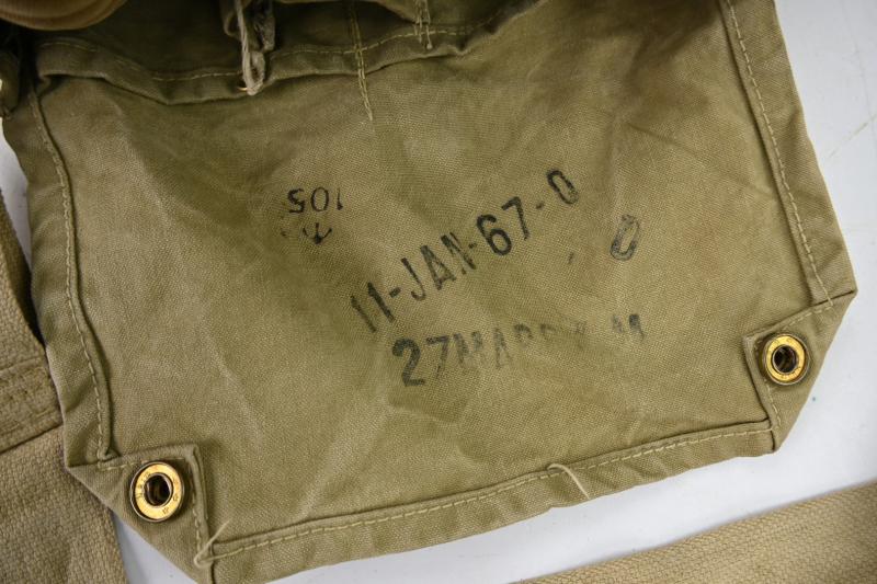 British WW2 Gasmask Set in Carrying Bag