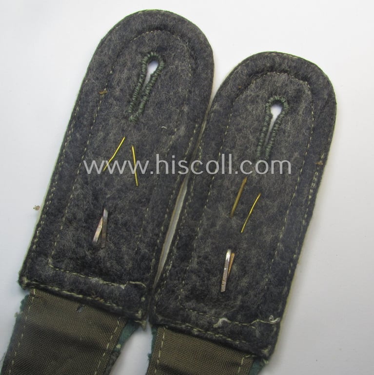 Pair of WH (Heeres )typically 'privately-purchased'-pattern, NCO-type 'cyphered' shoulderstraps: 'Unterfeldwebel des Kradschützen-Btlns. 8'