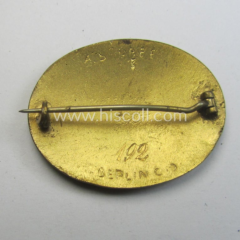 'Vaterländischer Frauen-Verein vom Roten Kreuz' so-called: nurses'-badge entitled: 'HS' (ie. 'Hilfsschwester') being an oval-shaped- and/or maker-marked specimen showing an engraved bearers'-number: ('192') and towns'-name: 'Wiesbaden'