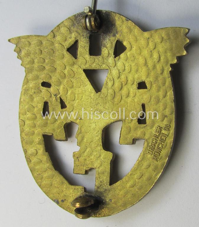 Attractive - and just moderately worn- ie. used! - so-called: 'Sportabzeichen des Allgemeinen Deutschen Automobil-Clubs (o. ADAC) in Gold) being a nicely maker- (ie. 'Deschler'-) marked example