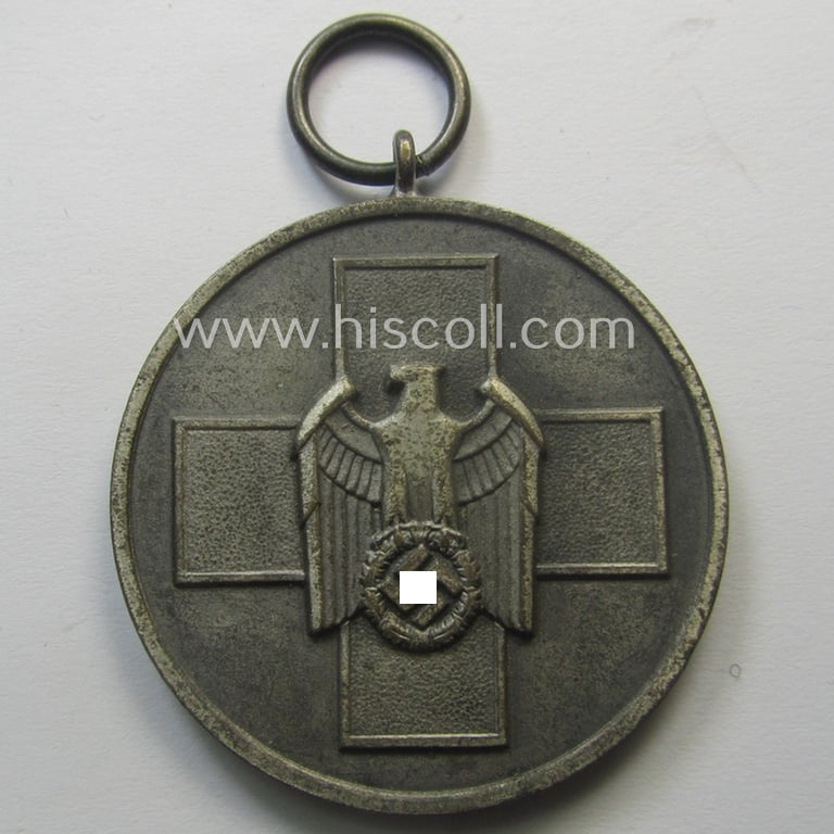 'Deutsche Volkspflege'-medal being a non-maker-marked example