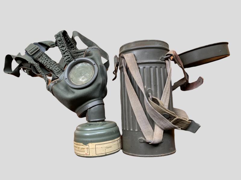 German M30 Gasmask and Canister -1935-