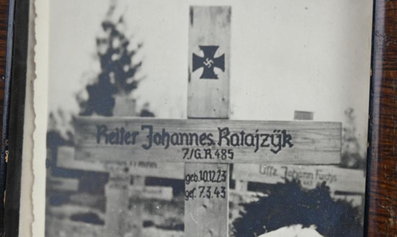 German Third Reich Framed Grave Picture 7./G.R.485