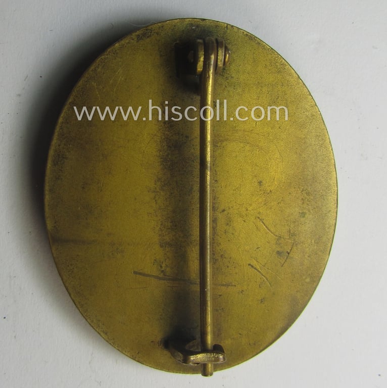'Verwundeten-Abzeichen in Gold' being a non-maker-marked- and typical 'Buntmetall'-based (ie. 'thin-pinned'!) example that comes stored in its maker- (ie. 'Hauptmünzamt - Wien'-) marked etui as issued