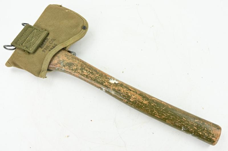 US WW2 M-1910 Intrenching Axe & Carrier