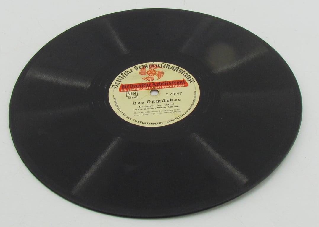 DAF / Kraft durch Freude “Deutsche Gemeinschaftstänze” 78 RPM Record – Der Ostmärker / Mazurka