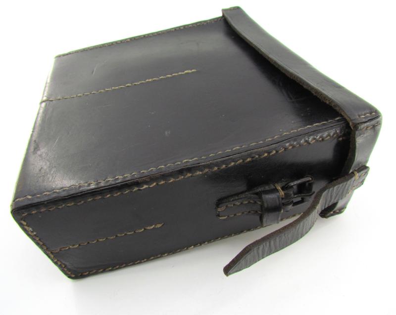 Wehrmacht Brustmikrofon 33 in Original Pouch