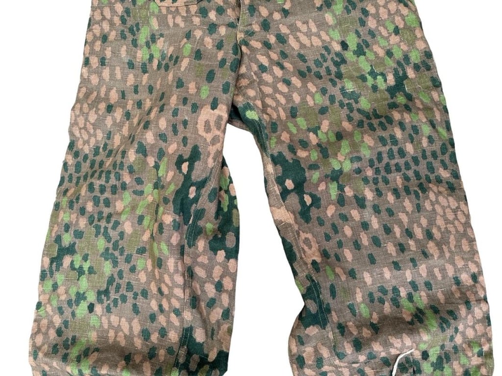 Waffen SS erbsentarn (DOT44)Trousers unissued Condition
