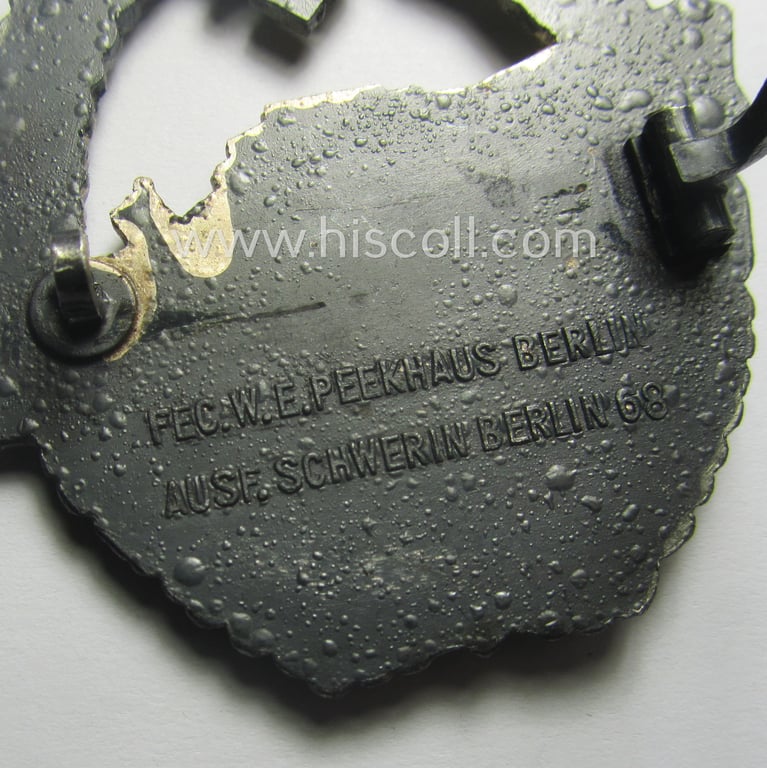 Superb, WH (Kriegsmarine) so-called: 'Kriegsabzeichen für Schnellboote - 2. Modell' (or: E-boat-war-badge of the 2nd model) being a maker- (ie. 'Fec. W.E. Peekhaus'-) marked example as was produced by the: 'Schwerin'-company