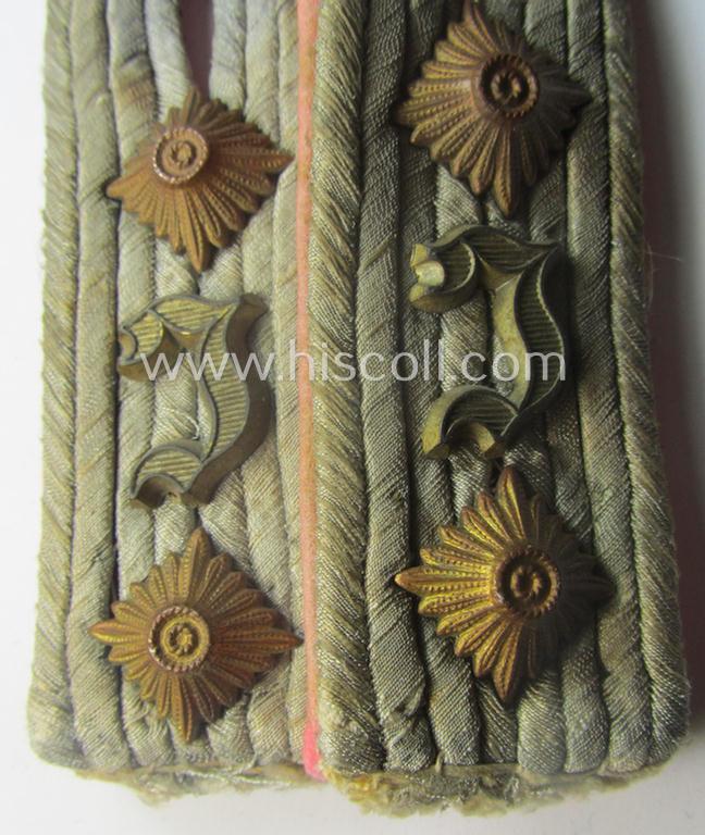 Truly used- and/or tunic-removed - and/or fully matching! - pair of WH (Heeres) 'cyphered', officers'-type shoulderboards as were intended for a: 'Hauptmann eines Panzer-Instandsetzungs-Abtlgs.'
