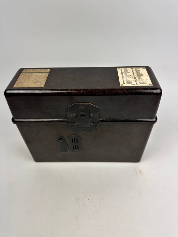 Nice original German WW2 FF33 Field Telephone (Feldfernsprecher 33) "ded"1940