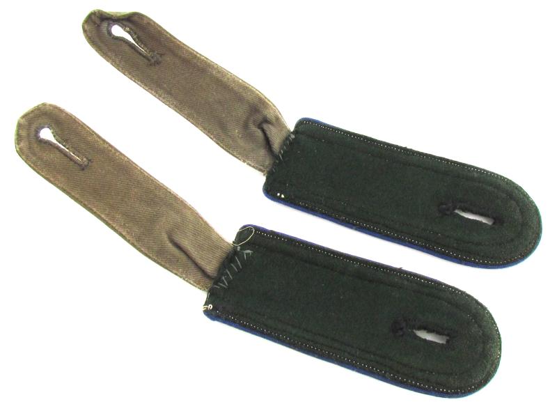 Wehrmacht ( Heer ) M36 medical or Sanitäter nco or Unteroffizier shoulder boards