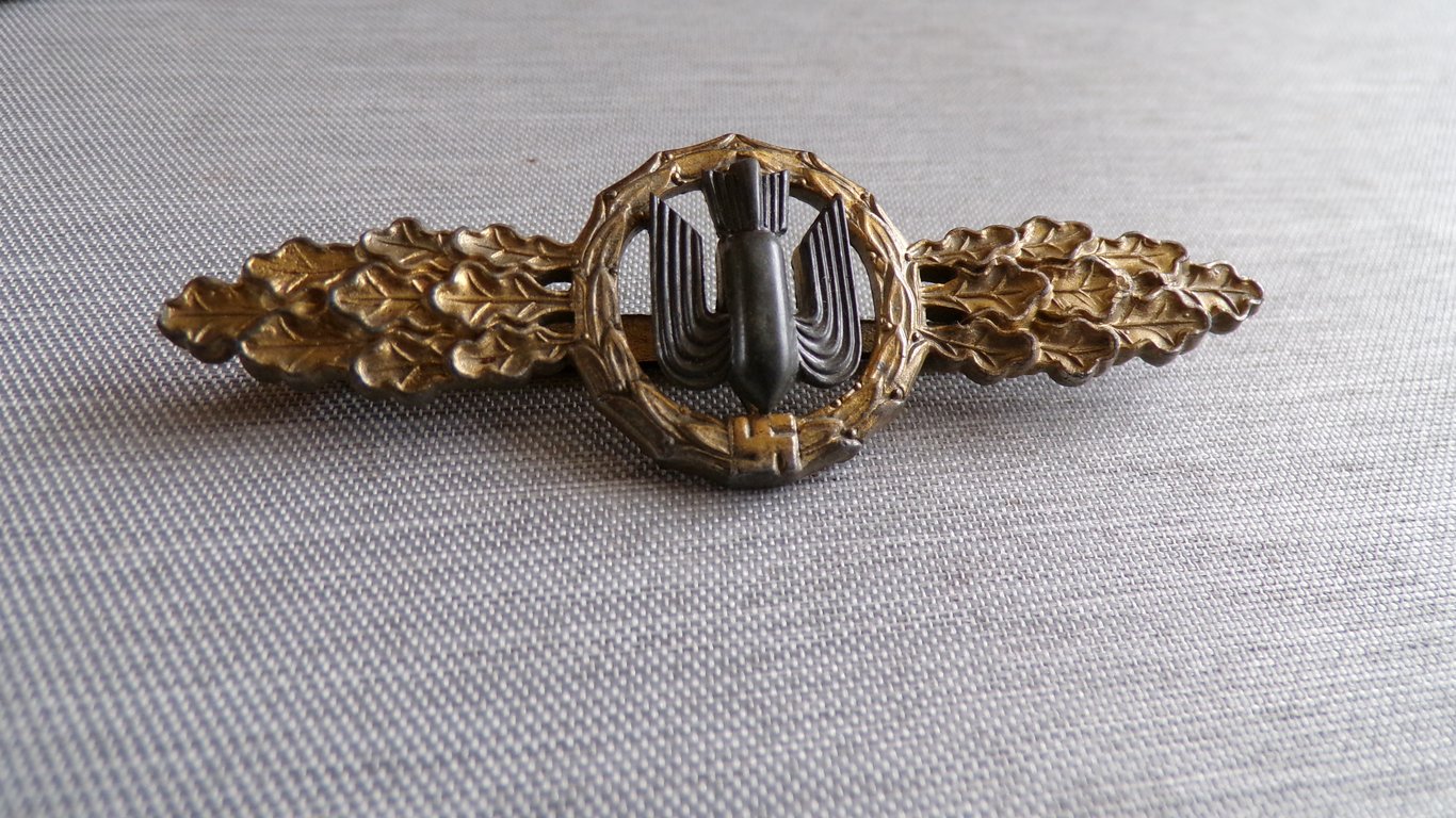 Luftwaffe Gold Bomber Pilot Clasp