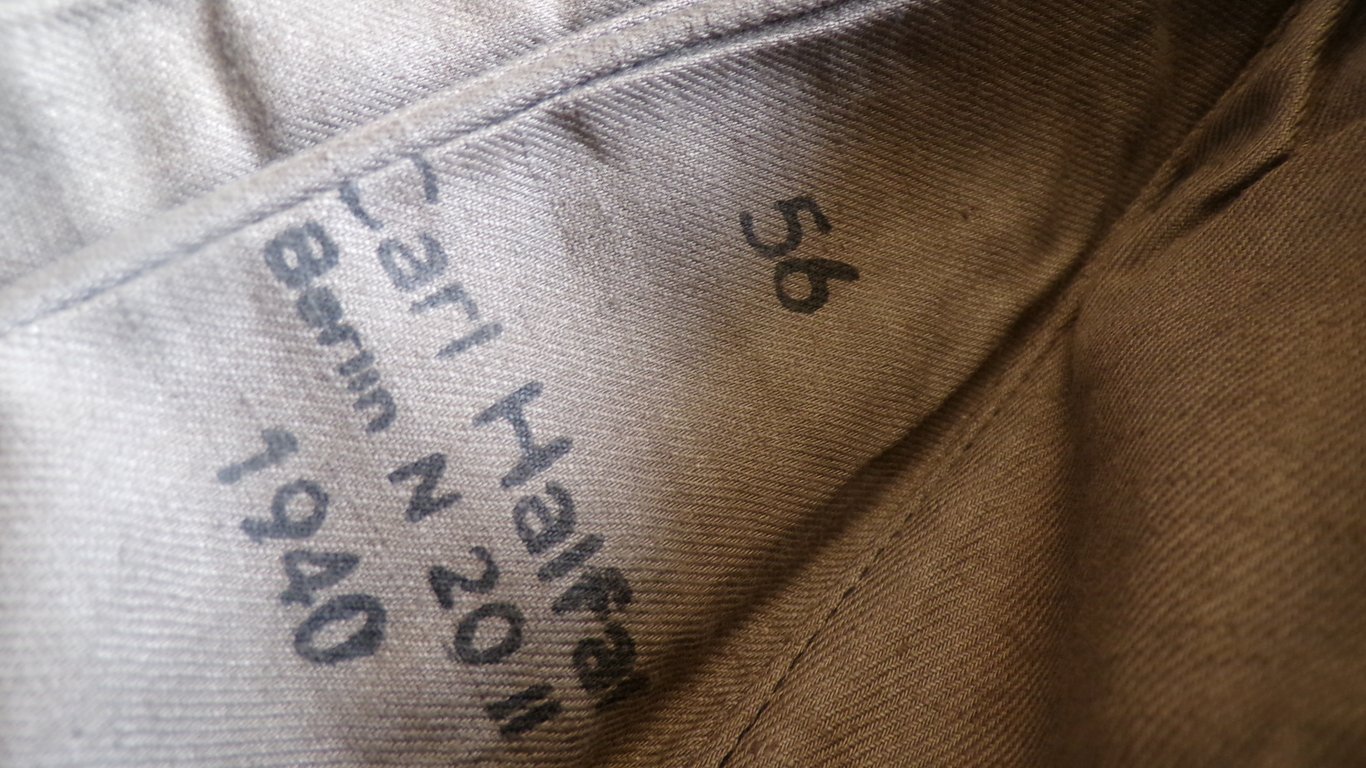 Mint 1940 Heer Black schiffchen / Side cap