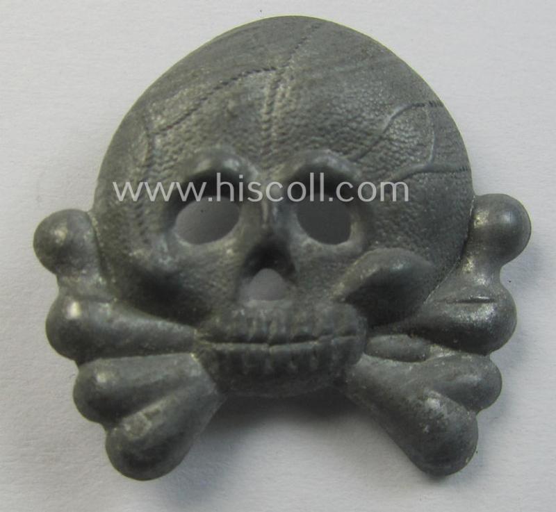 Attractive - albeit regrettably single! - mid- (ie. later-war-) period, 'standard-issue'-pattern WH (Heeres) zinc-based skull-device ('Totenköpf für Kragenspiegel') as intended for usage on (amongst others) the 'Panzer'-collar-tabs