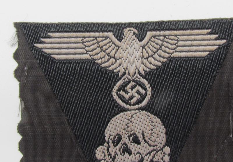 Waffen-SS Panzer ‘BeVo’ trapezoid M43 cap insignia