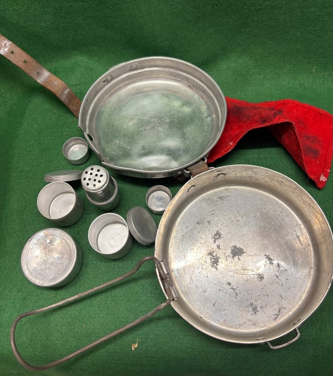 Great War Private Purchase Mess Tins and contents