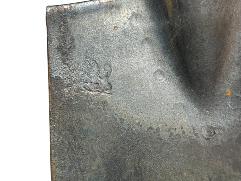 German WWII Entrenching Tool Carrier + straight shovel