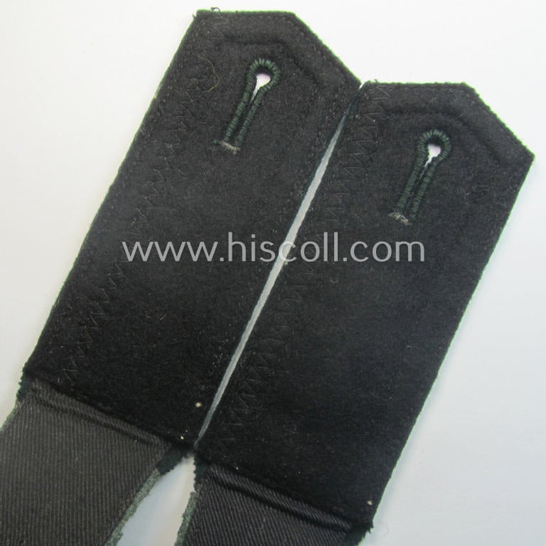 Pair of WH (Heeres), early- (ie. pre-) war-period, 'M36'-pattern (pointed-styled- and 'cyphered') so-called: NCO-type shoulderstraps as was intended for an: 'Unteroffizier des Feld-Nachrichten-Kommandantur 16'