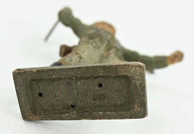 German Lineol Toy Figure 'Knife Thrower'