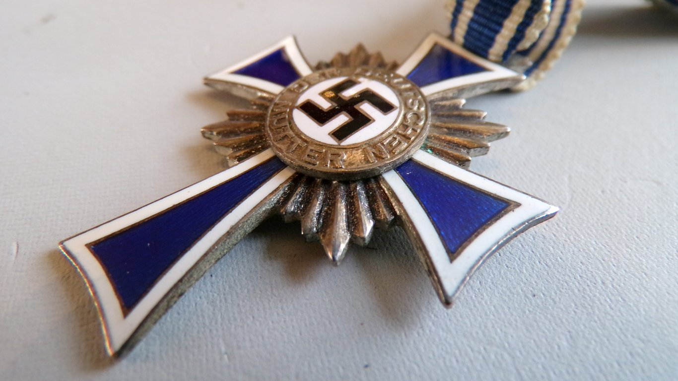 Ehrenkreuz der Deutschen Mutter Silber