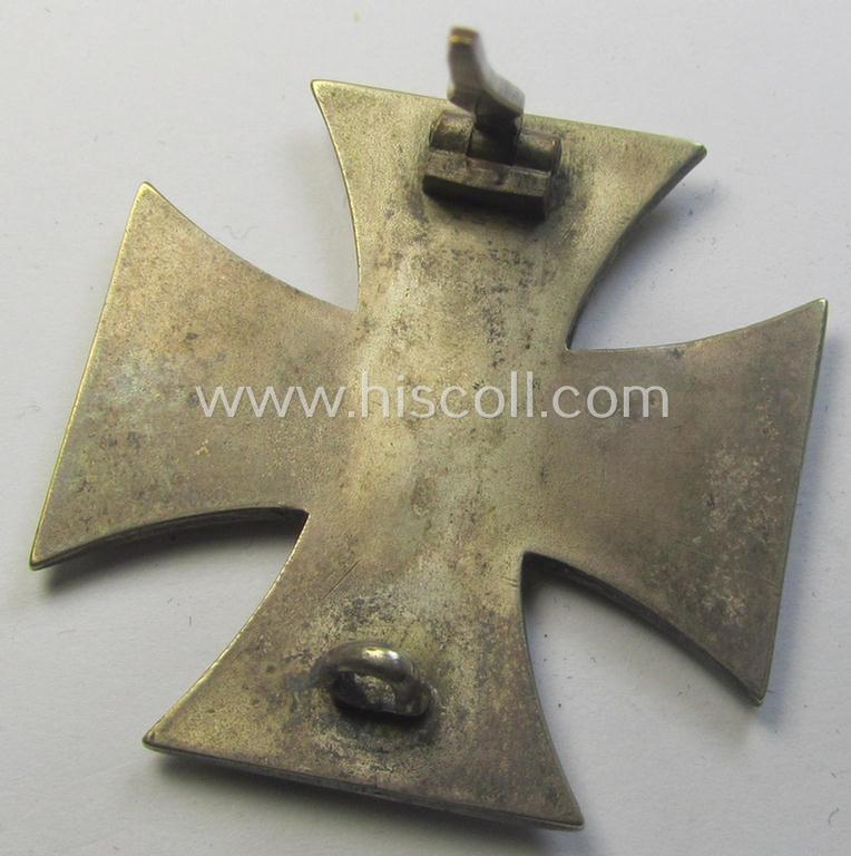 'EK1.Kl.' (or: Iron Cross 1st class) being a neatly maker- (ie. 'L/11'-) marked example as was produced by the (desirable!) 'Hersteller' (ie. maker): 'Wilhelm Deumer'