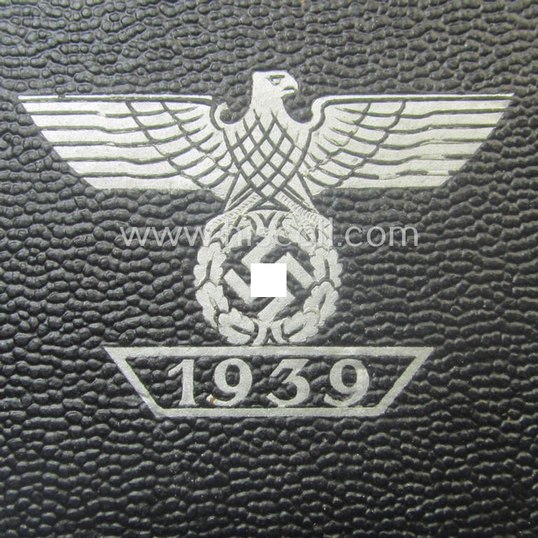 Superb, 'Wiederholungsspange zum EK I. Klasse' (or: bar to the WWI IC first-class) by the maker (ie. 'Hersteller'): 'B.H. Mayer's Kunstprägeanstalt' and that comes stored in its accompanying etui