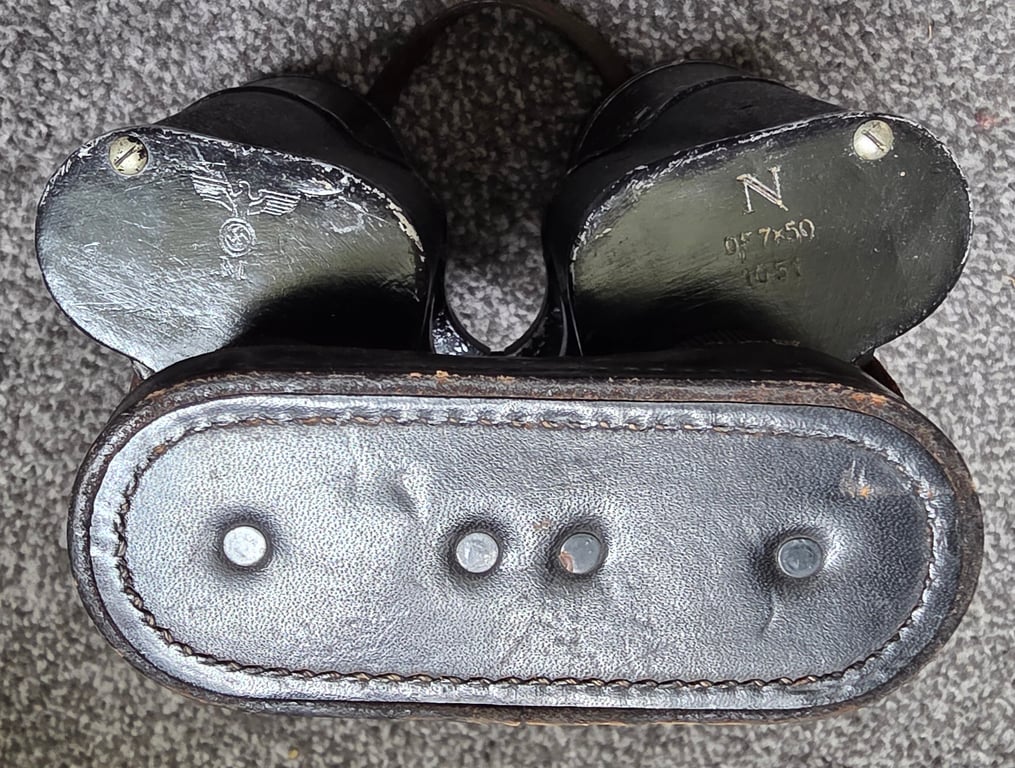 Standard larger type Kriegsmarine 7x50 Binoculars (Doppelfernrohr).