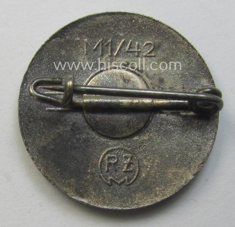 'N.S.D.A.P. - Parteiabzeichen' showing the makers'-designation: 'RzM' and/or: 'M1/42'