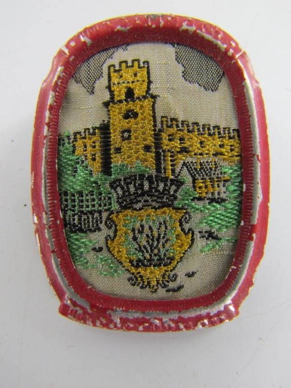 Winterhilfswerk ( WHW ) Embroidered Tinnies