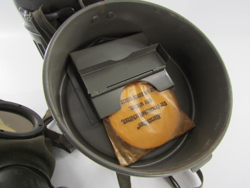 AUER German Luftschutz gasmask set..... Almost Mint