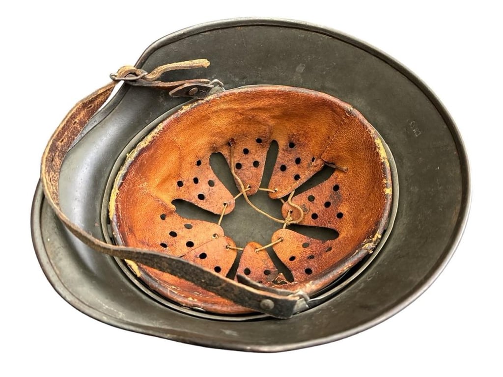 Wehrmacht Q64 DD M40 Police helmet