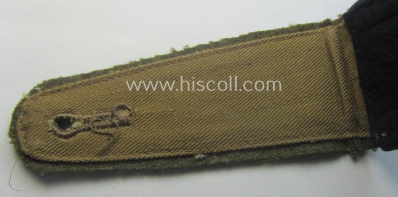 Single, RAD (ie. 'Reichsarbeitsdienst') NCO-type shoulderstrap (being of the 2nd pattern as used in the period between 1936-41) as was intended for an: 'RAD-Truppführer der Verwaltungsdienst' (comparable with an: 'Uffz.'-rank)