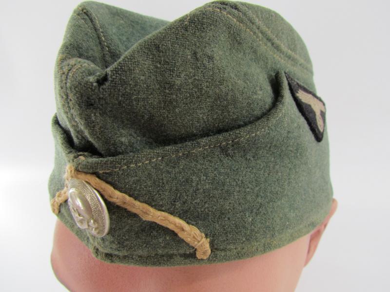 Early SS-VT Infantry Pipped EM’S Overseas Cap