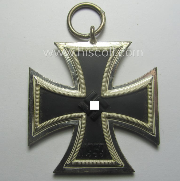 'Eisernes Kreuz II. Klasse' being a clearly maker- (ie. '100'-) marked example by the: 'Wächtler & Lange'-company