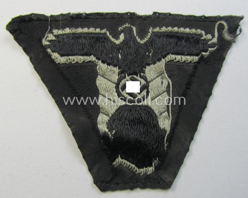 Attractive - and clearly used! - Waffen-SS black-coloured M43-pattern 'Panzer'-cap-trapezoid as executed in 'BeVo'-weave-pattern as was specifically intended for usage on the M43-model field-caps (ie. 'Einheitsfeldmützen')