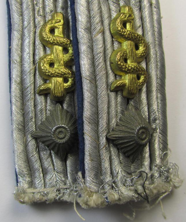Attractive - and fully matching! - pair of WH (Luftwaffe) neatly 'cyphered', officers'-type shoulderboards as was intended for usage by an: 'Oberleutnant u. Arzt' who served within the: 'LW-Sanitäts-Truppen'