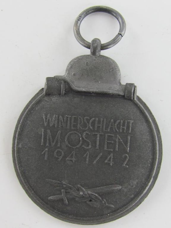 Winterschlacht im Osten 1941-42 Medal, Maker 6....Mint